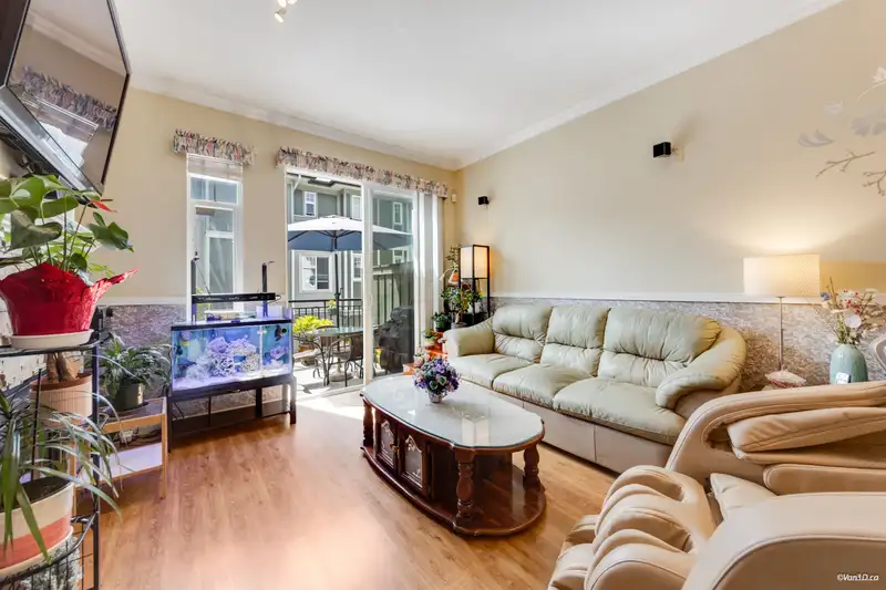 19 1010 EWEN AVENUE - photo 3 of 37