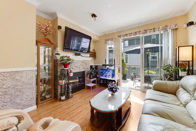 19 1010 EWEN AVENUE - photo 4 of 37