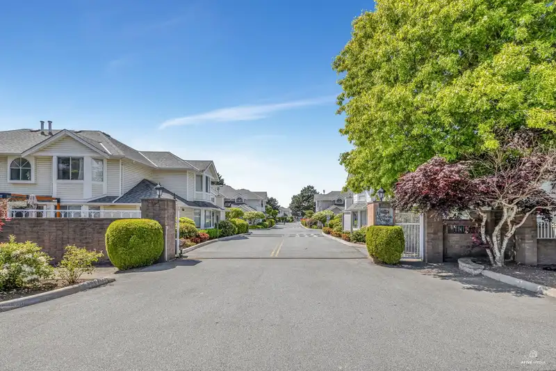 98 7955 122 STREET - photo 1 of 26