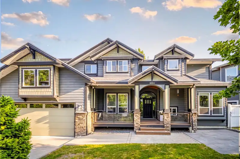 1031 JAY CRESCENT - photo 1 of 40
