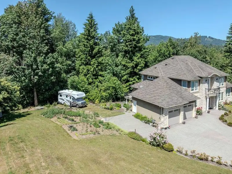 8749 JONES TERRACE - photo 4 of 40