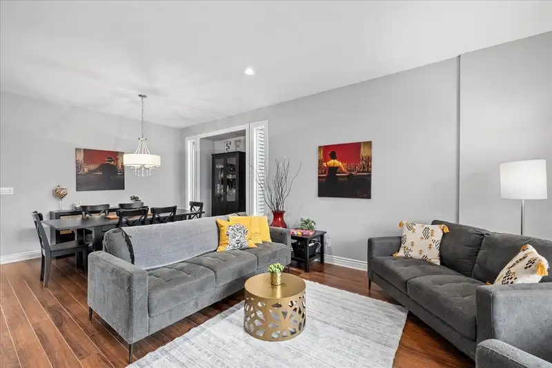 19422 66A AVENUE - photo 4 of 40