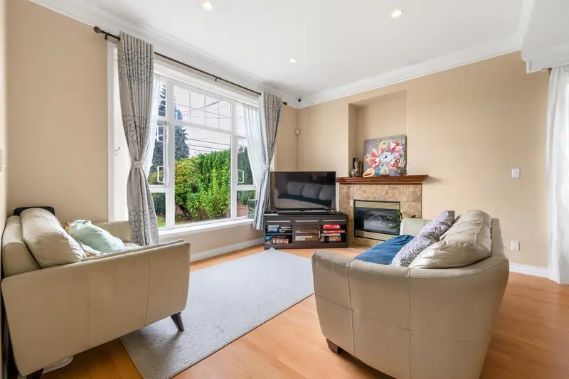 7119 10TH AVENUE - photo 2 of 25