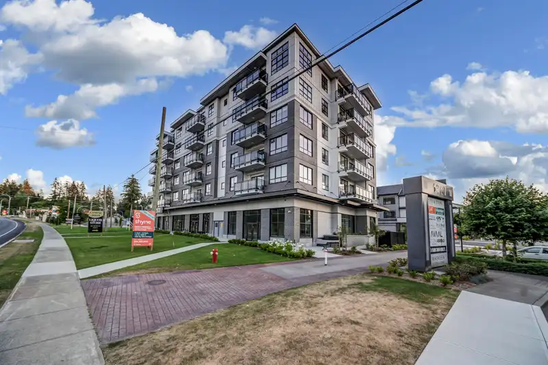 504 6285 KING GEORGE BOULEVARD - photo 1 of 27