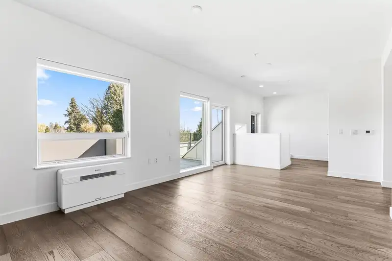 302 3590 W 39TH AVENUE - photo 3 of 24