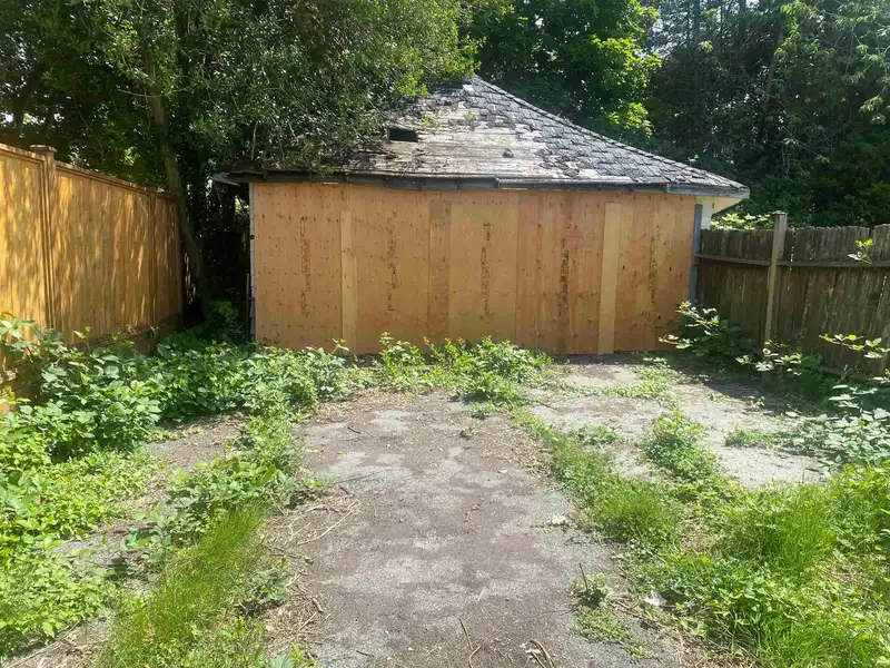 4500 SORENSON CRESCENT - photo 2 of 11