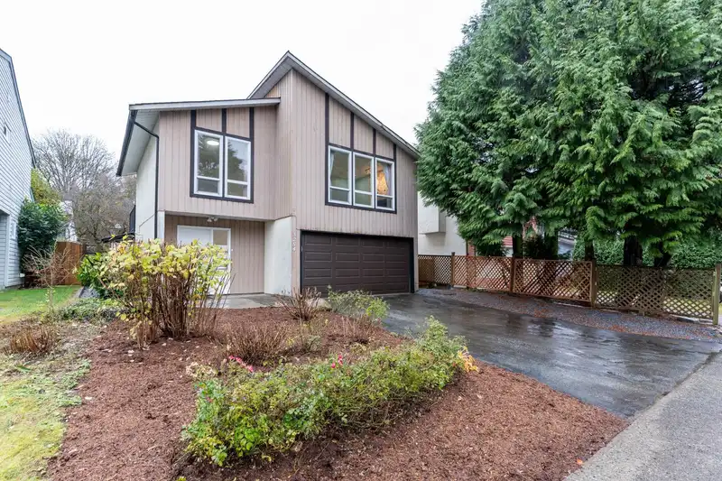 3254 MAYNE CRESCENT - photo 1 of 40
