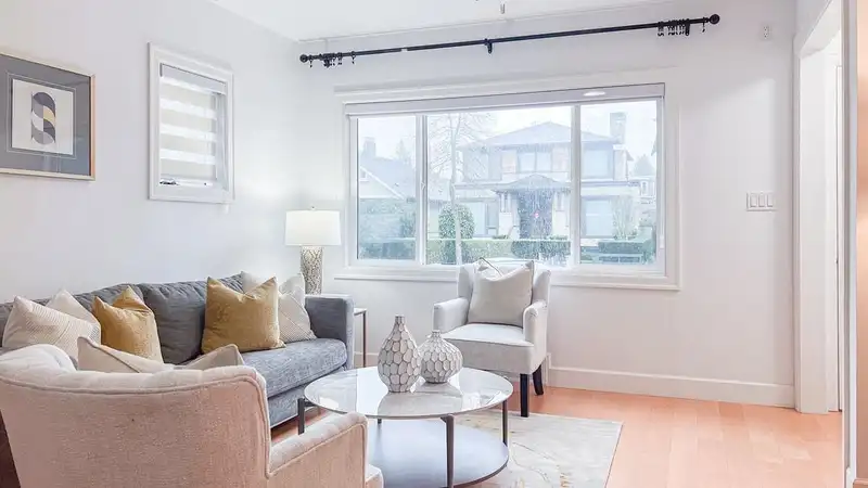 4633 W 11TH AVENUE - photo 4 of 39