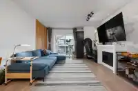225 3888 NORFOLK STREET - thumbnail 1