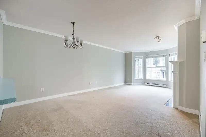 203 15130 108 AVENUE - photo 2 of 21