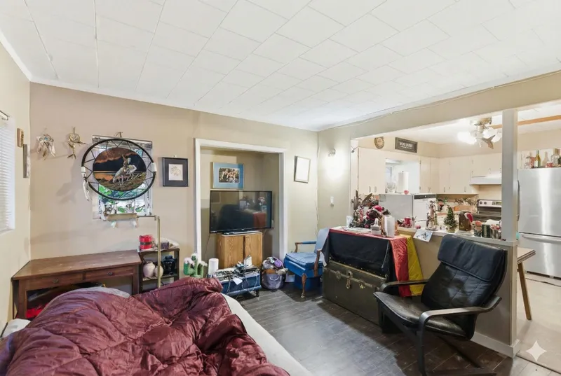 33219 7 AVENUE - photo 4 of 21