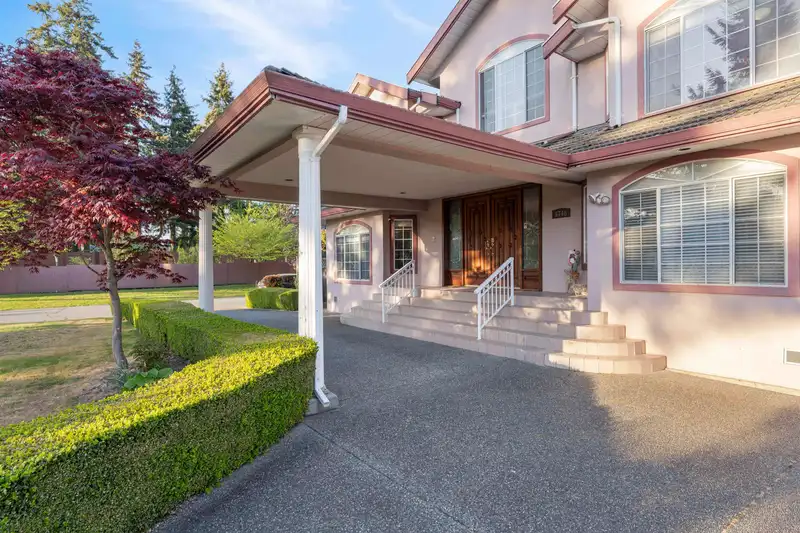 5748 126 STREET - photo 4 of 40