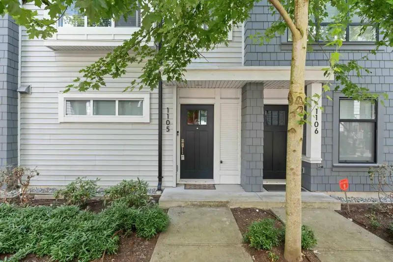 1105 18505 LAURENSEN PLACE - photo 1 of 40