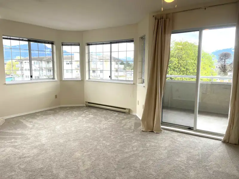 305 46199 MARGARET AVENUE - photo 3 of 13