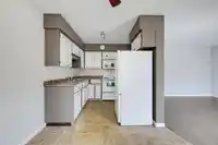 108 2853 W BOURQUIN CRESCENT - thumbnail 15
