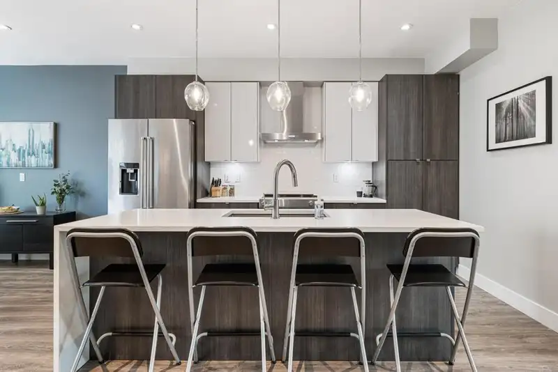 16 24086 104 AVENUE - photo 3 of 33