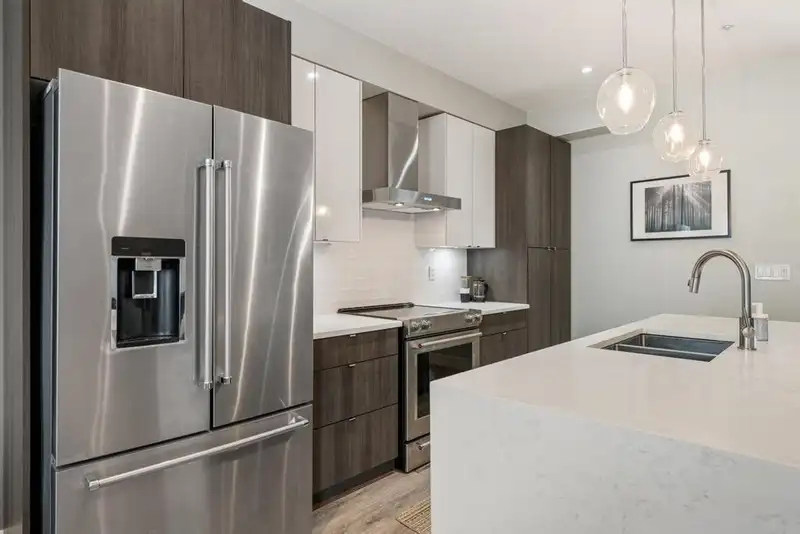 16 24086 104 AVENUE - photo 4 of 33