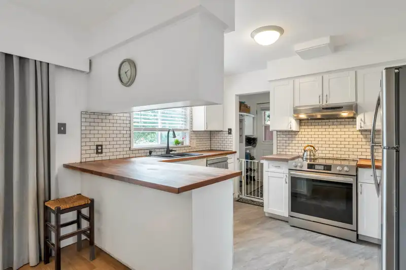 33318 HOLLAND AVENUE - photo 3 of 32