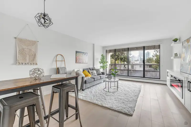 405 6595 WILLINGDON AVENUE - photo 1 of 16