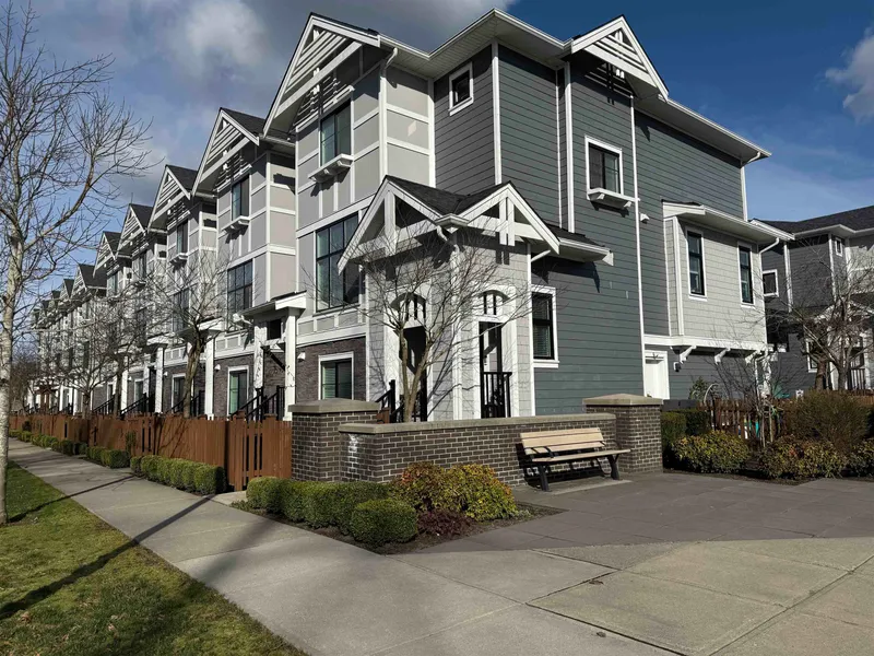 2 19133 73 AVENUE - photo 1 of 20