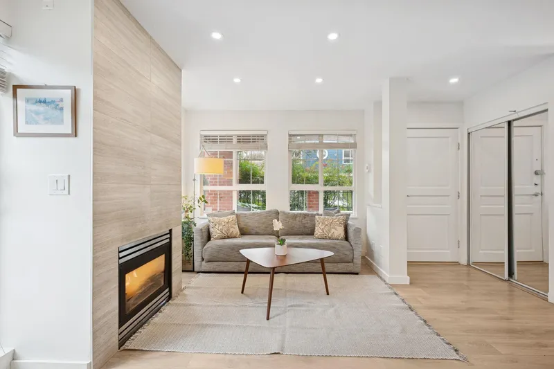 1985 DUNBAR STREET - photo 4 of 25