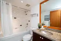 425 10 RENAISSANCE SQUARE - thumbnail 25
