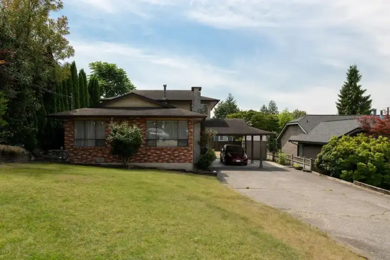 1950 WILTSHIRE AVENUE - photo 1 of 35