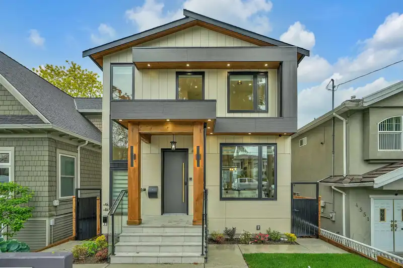 4557 REID STREET - photo 2 of 40