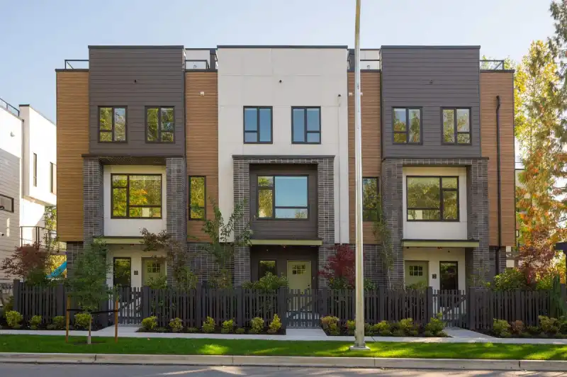6 7946 204 STREET - photo 1 of 40