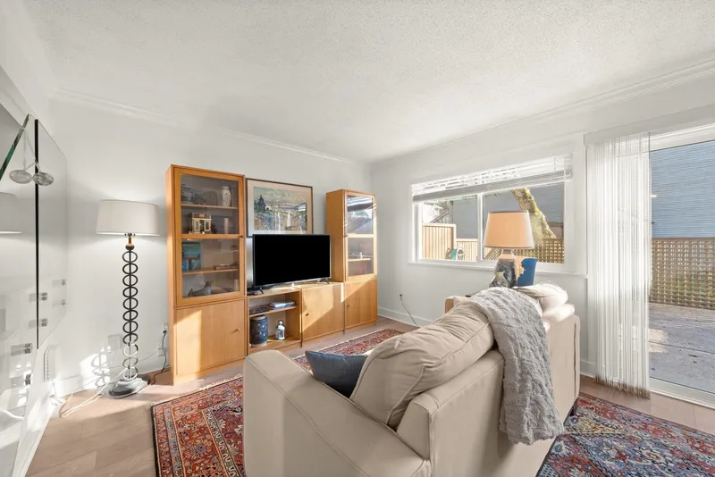 29 11491 7TH AVENUE - photo 2 of 25