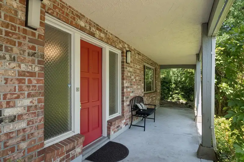 1034 HEYWOOD STREET - photo 2 of 38