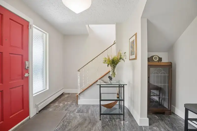 1034 HEYWOOD STREET - photo 3 of 38