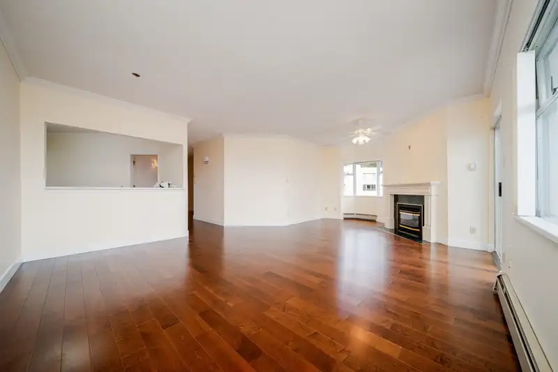 614 1442 FOSTER STREET - photo 4 of 35