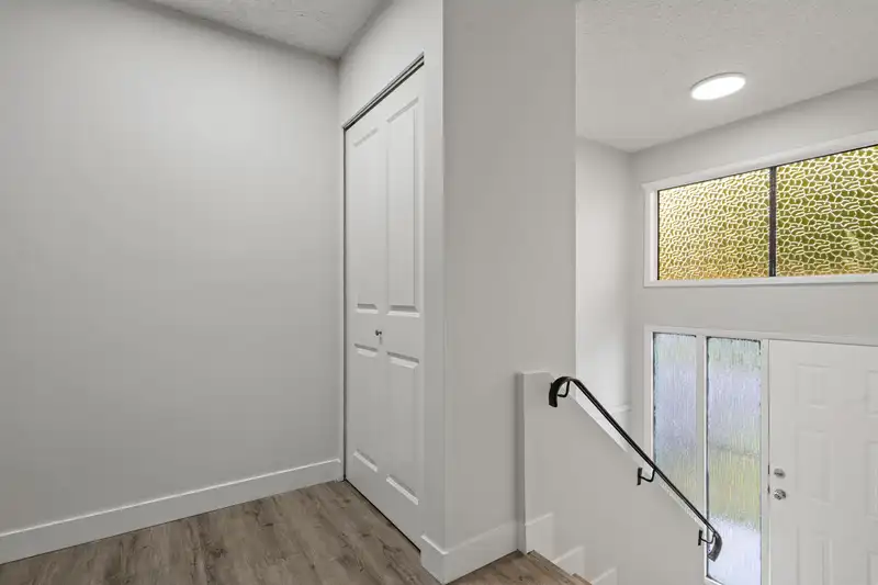 9060 GARDEN DRIVE - photo 2 of 40