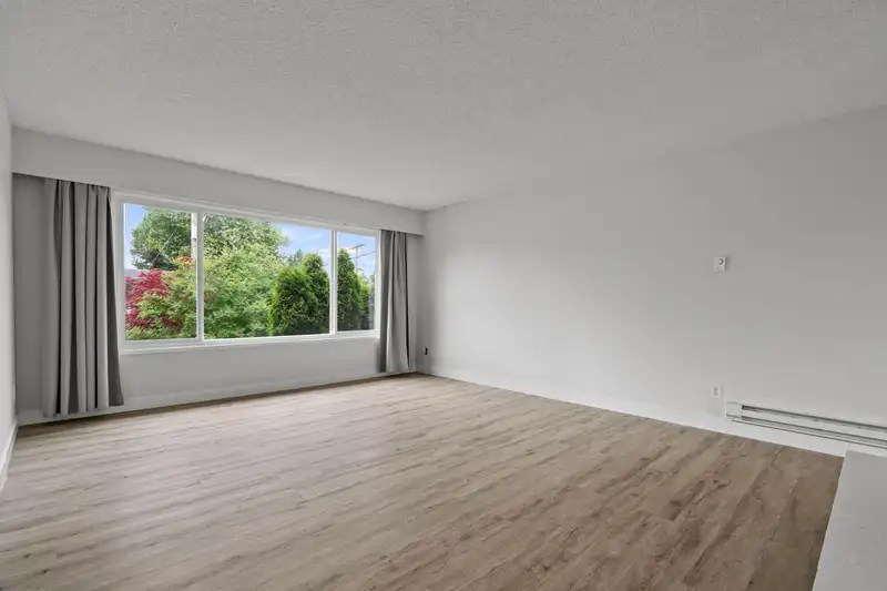 9060 GARDEN DRIVE - photo 3 of 40