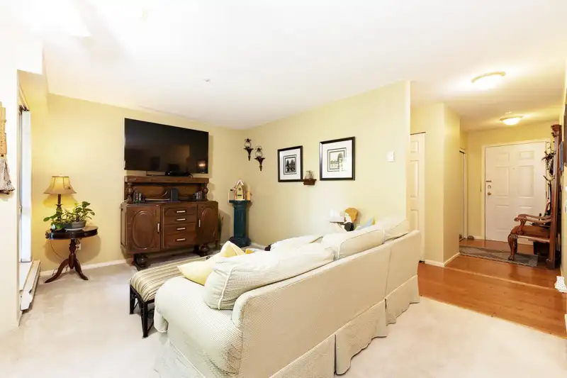 310 1200 EASTWOOD STREET - photo 3 of 20