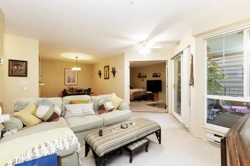 310 1200 EASTWOOD STREET - photo 4 of 20