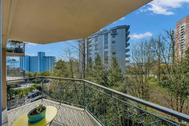 404 1930 MARINE DRIVE - photo 3 of 25