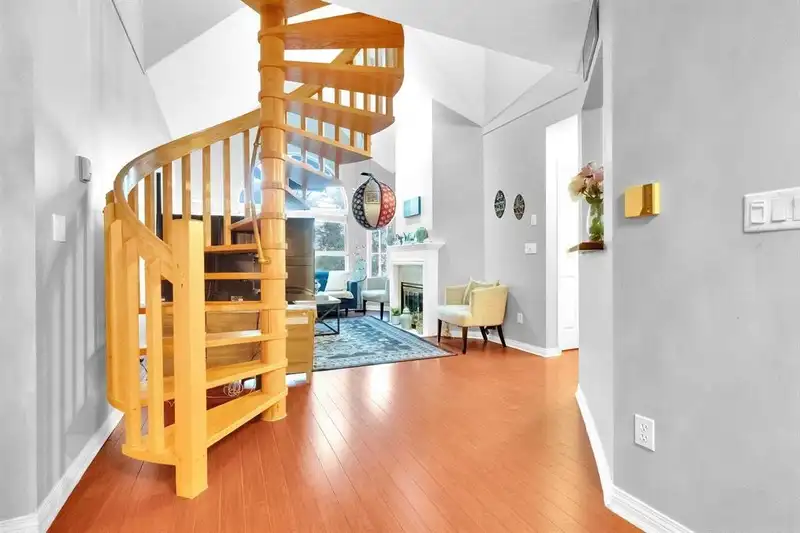 314 7151 121 STREET - photo 3 of 25