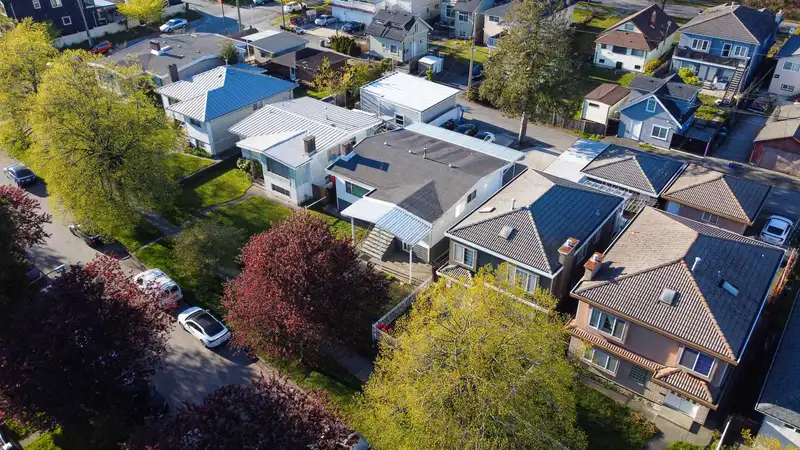 425 E 63RD AVENUE - photo 3 of 25