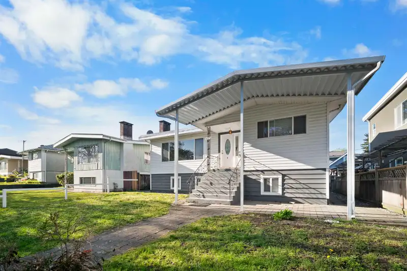 425 E 63RD AVENUE - photo 4 of 25