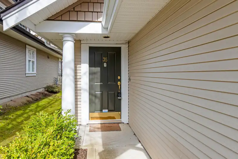 35 14877 33 AVENUE - photo 2 of 40
