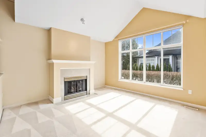 35 14877 33 AVENUE - photo 3 of 40