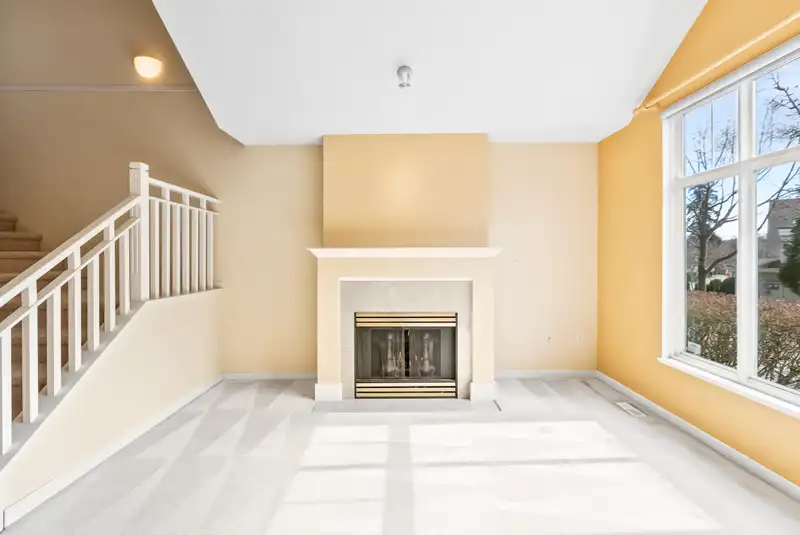 35 14877 33 AVENUE - photo 4 of 40