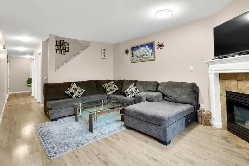 6 36060 OLD YALE ROAD - photo 4 of 25