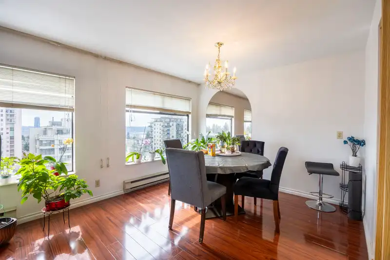 902 615 BELMONT STREET - photo 2 of 15