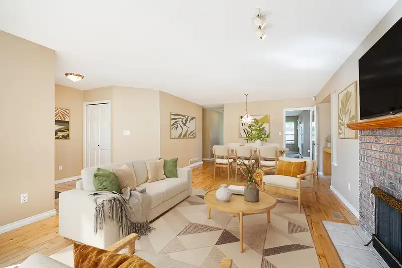 18671 60A AVENUE - photo 3 of 33