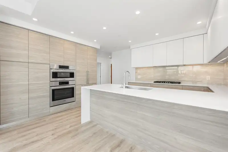 1803 680 QUAYSIDE DRIVE - photo 2 of 40