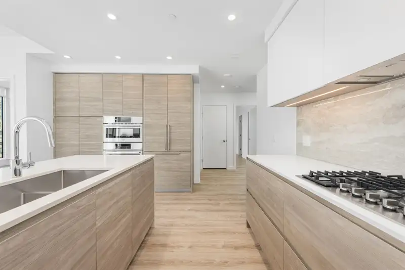 1803 680 QUAYSIDE DRIVE - photo 4 of 40