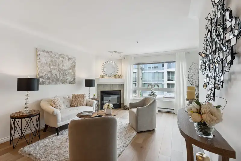 305 3590 W 26TH AVENUE - photo 1 of 15